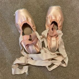 Very Used Freed Pointe Shoes